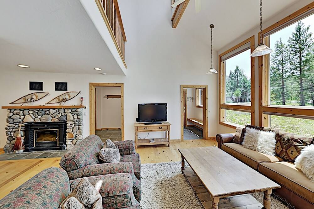 Tahoe Donner Luxury Sleeps 14 Hot tub 3100 sqft - photo 15