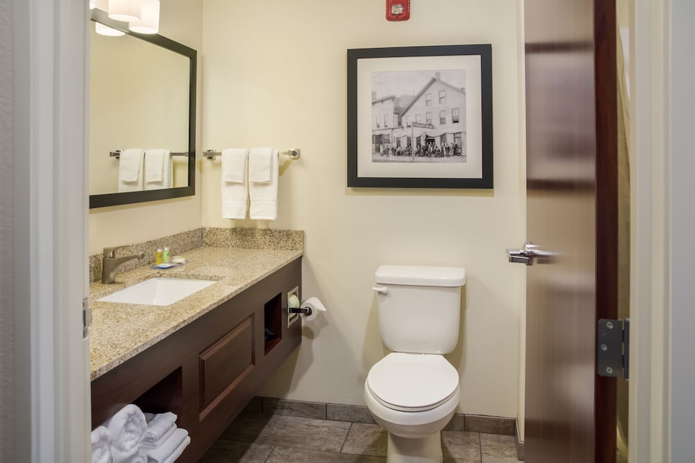 Cobblestone Inn & Suites Ashland - photo 4