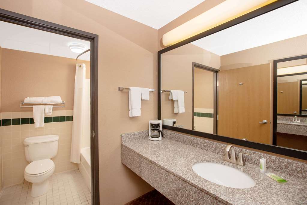 AmericInn by Wyndham Coralville - photo 12