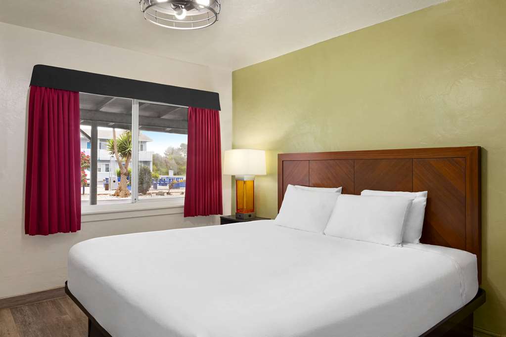 Baymont by Wyndham Fort Bragg - photo 14