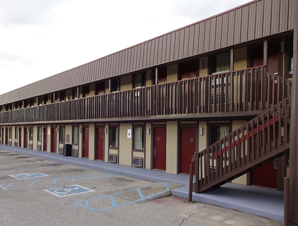 Red Roof Inn Indianapolis Castleton - photo 23