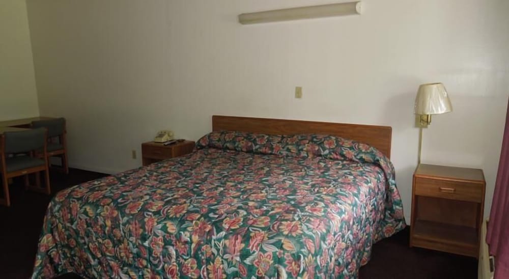 Lee's Motel - photo 8