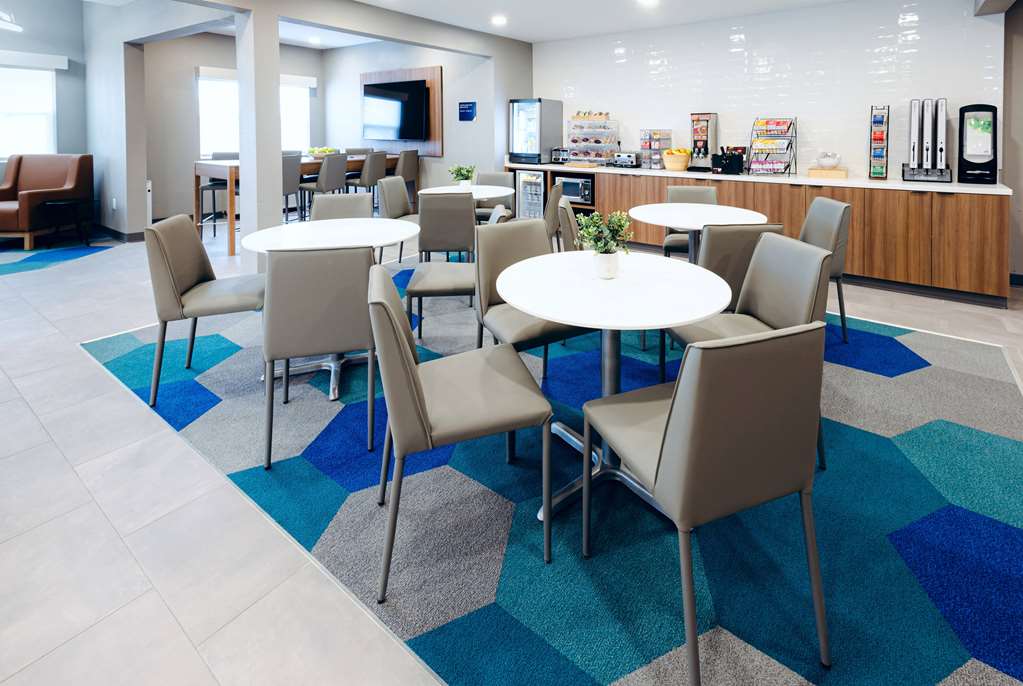 Microtel Inn & Suites by Wyndham Springville - photo 12
