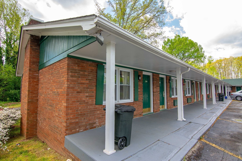 Eden Inn Motel - photo 15