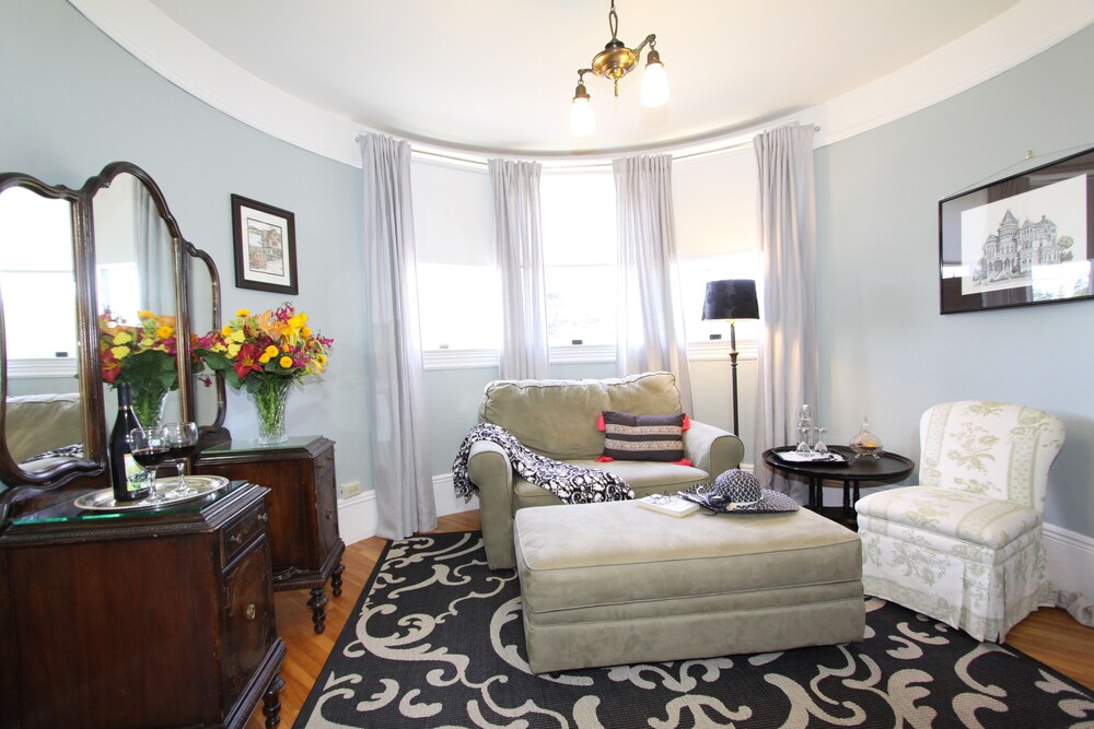 Kelley & Young Wine Garden Inn - photo 22