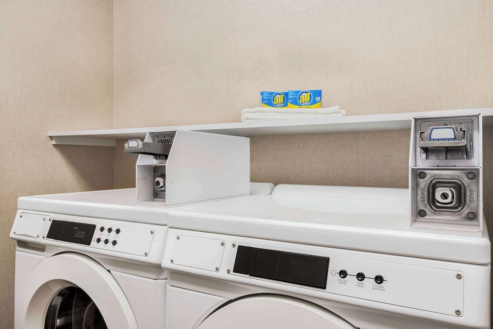 Hampton Inn Quakertown - photo 22