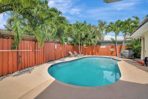 Stylish 2br 3ba with Heated Pool plus Beach Walkable in Fort Lauderdale, United States