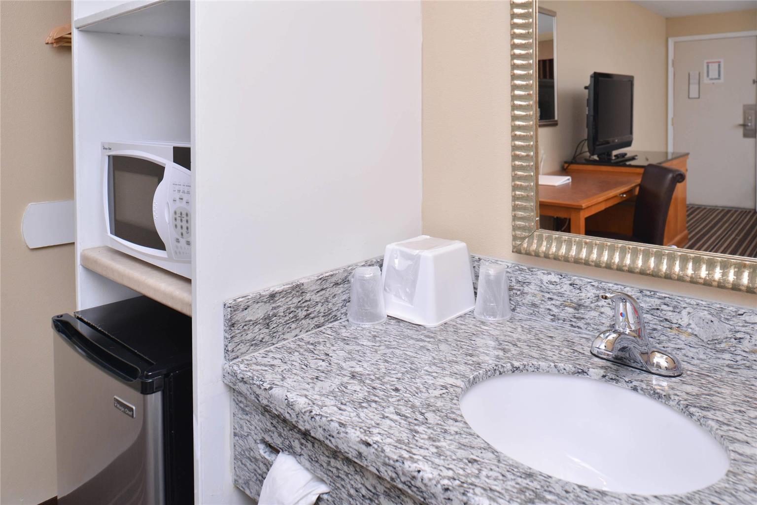Econo Lodge Kennewick Tri Cities - photo 16