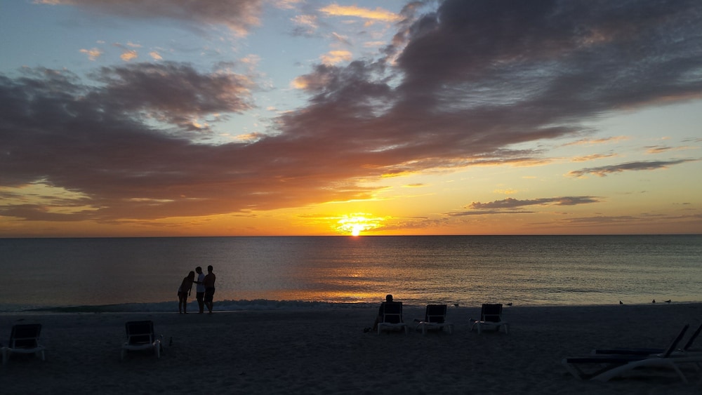 Sandcastle Resort at Lido Beach - photo 38