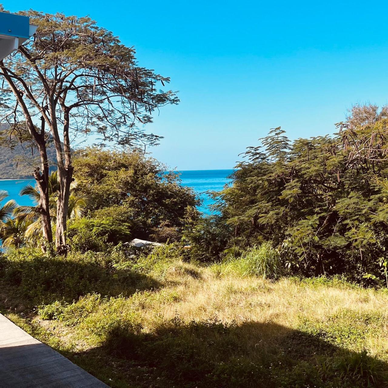 Kaz 4 plages Accès plages & Vue Mer in Unknown City, Guadeloupe