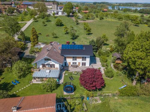 Ferienwohnung Julia — 4-Star Luxury Hotel in Taching Am See, Germany