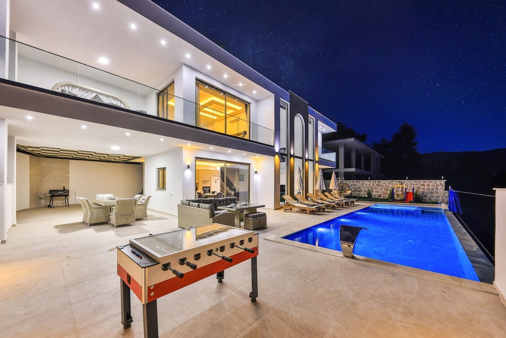 Villa Taha in Kas With 3 Bedrooms and 3 Bathrooms — 4-Star Luxury Hotel in Kas, Turkey