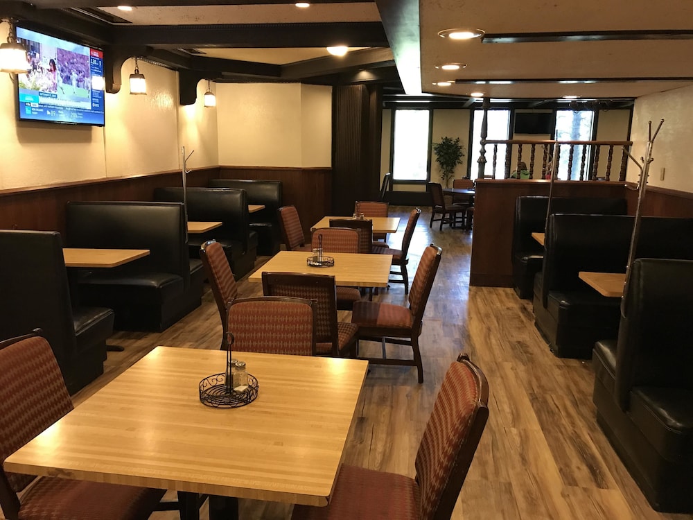 Ramada by Wyndham Albert Lea - photo 75