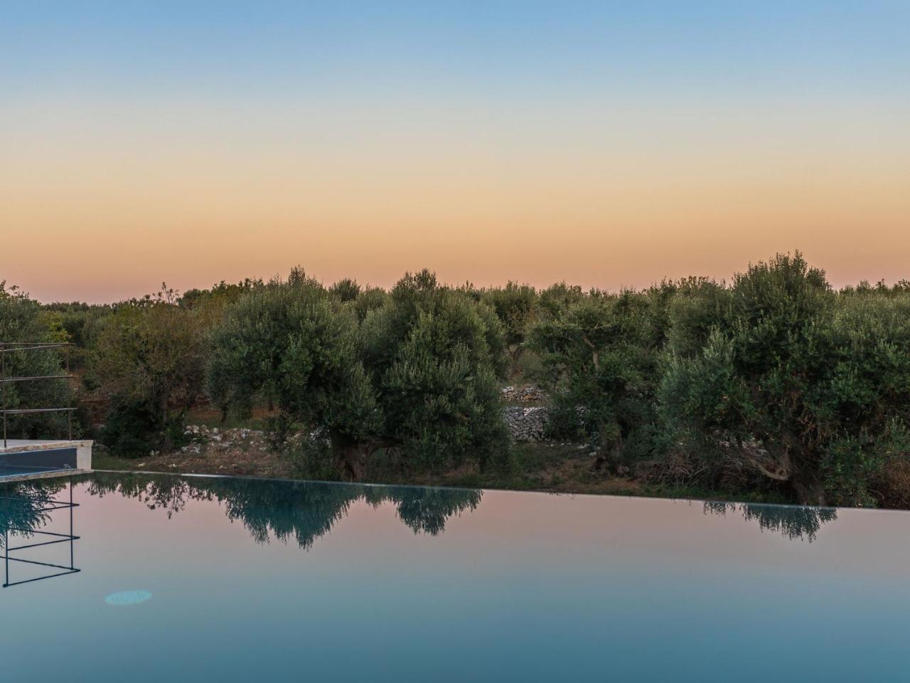 Trullo In Cisternino With Infinity Pool — Cisternino