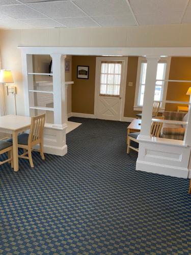 The Admiral Hotel Motel - photo 155