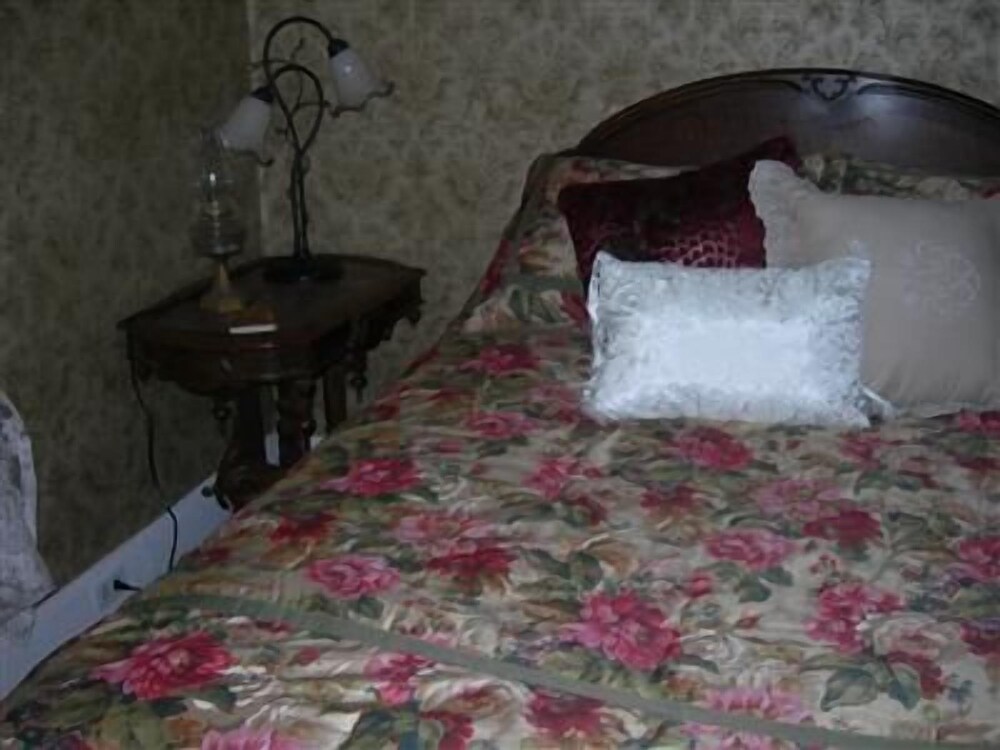 VanWinkle Inn - photo 4