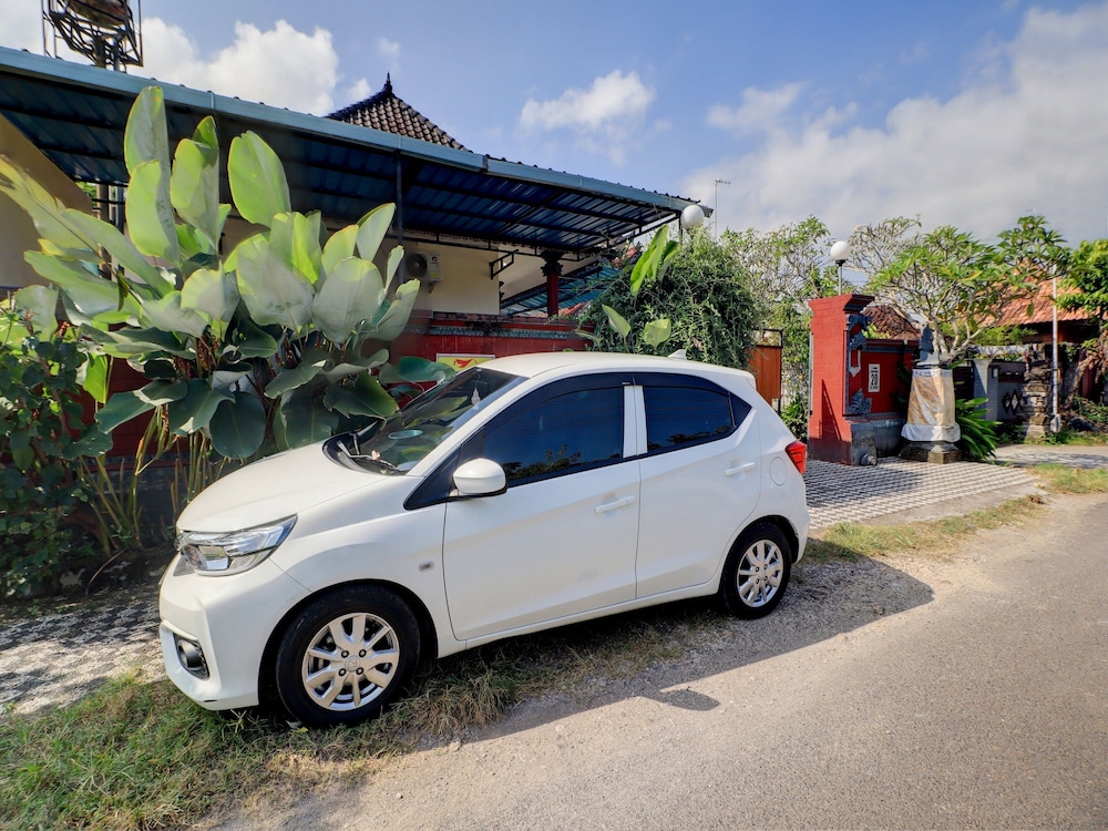 Oyo Life 92838 Kost Ibu Surya — Negara