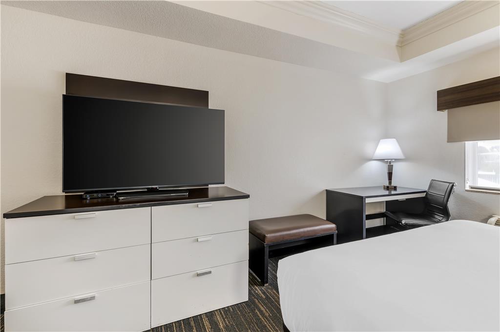 Best Western Plus JFK Inn & Suites - photo 12