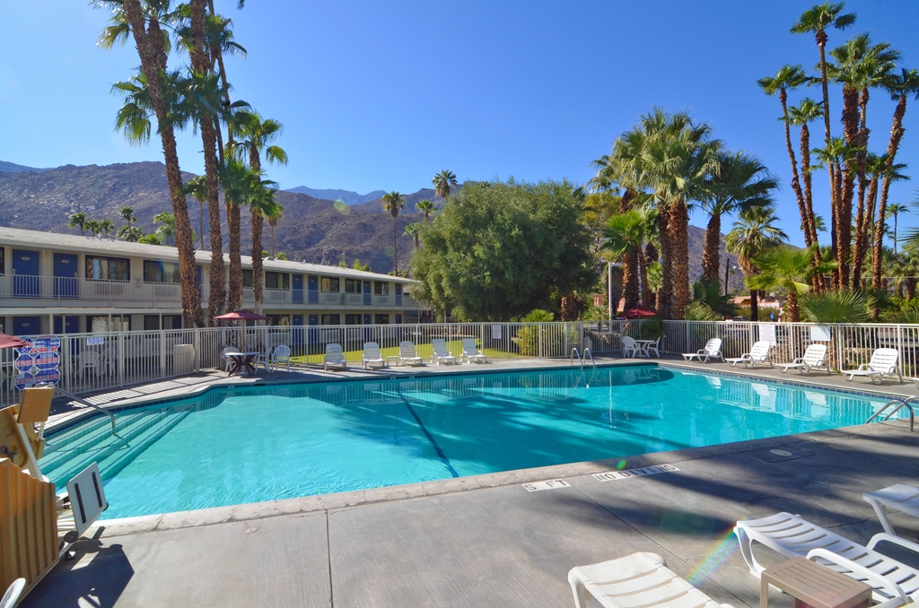 Motel 6 Palm Springs CA East Palm Canyon - photo 16