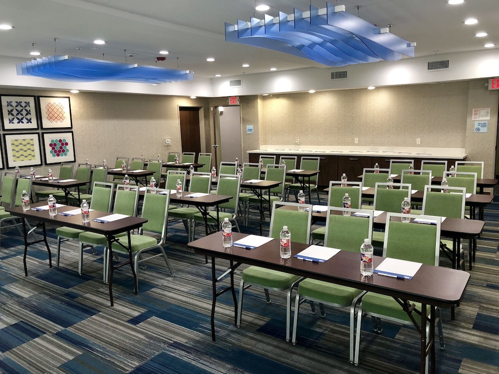Holiday Inn Express and Suites Houston Westchase Westheimer by IHG - photo 83