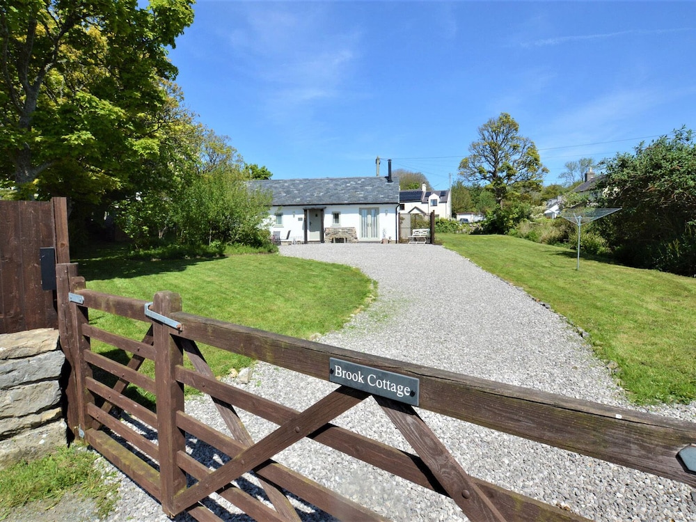 Brook Cottage — 4-Star Luxury Hotel in Beaumaris, United Kingdom