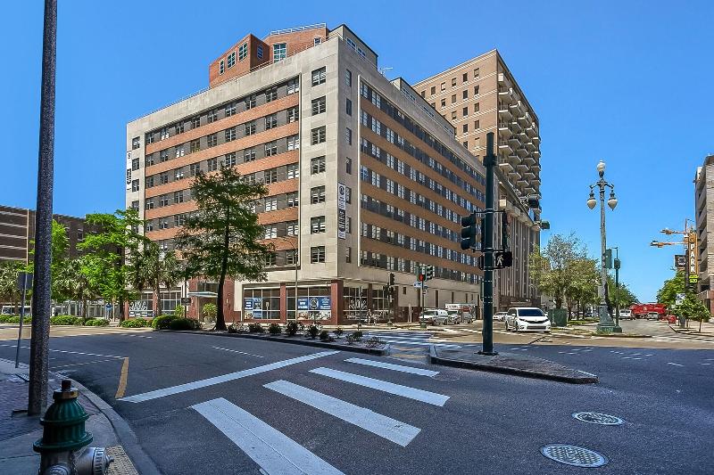 Exquisite Condo A Short Walk To F Q — 4-Star Luxury Hotel in New Orleans, United States