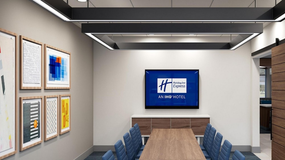 Holiday Inn Express and Suites Hollister by IHG - photo 49