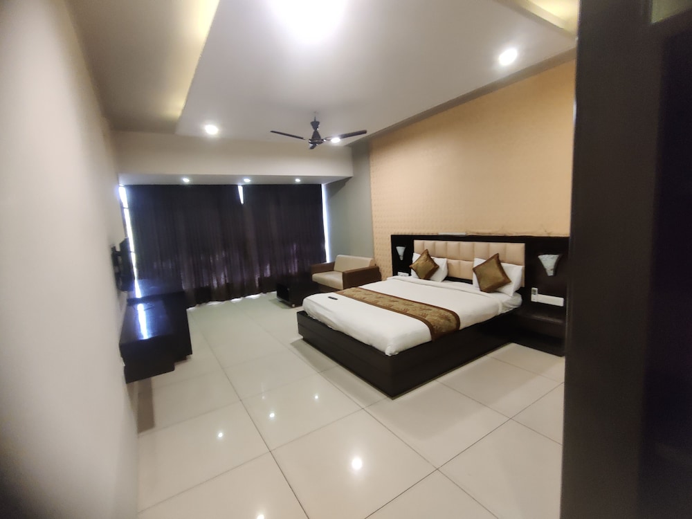Hotel Restandview — Anand — photo 4