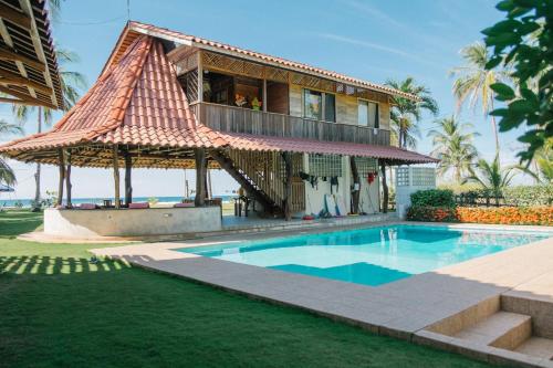 Totobe Resort - carbon neutral hotel in Unknown City