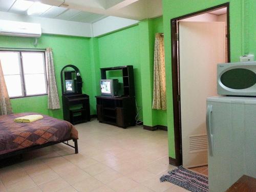 Roong Arun Apartment
