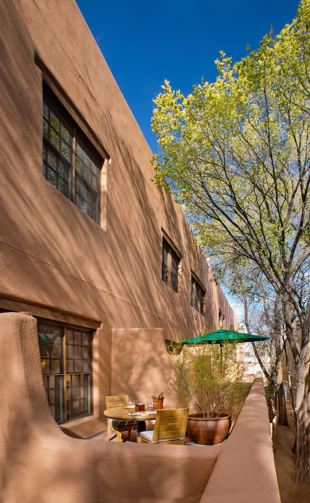 Rosewood Inn of the Anasazi - photo 4