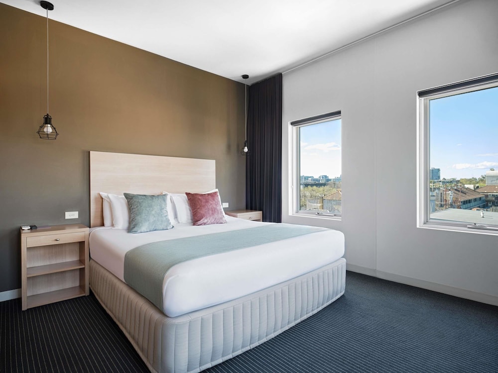Saint Kilda Beach Hotel — Saint Kilda