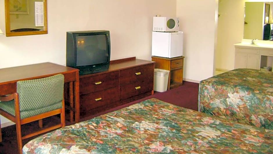Tiffin Motel - photo 13