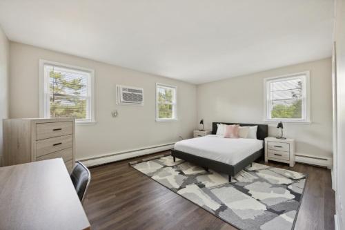 Pine Brook 1202 I Pool Gym I Free Parking — 4-Star Luxury Hotel in Newark, United States