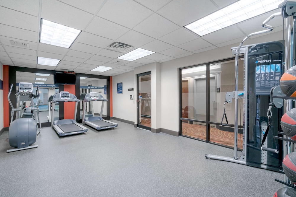 Hampton Inn Frostburg - photo 19