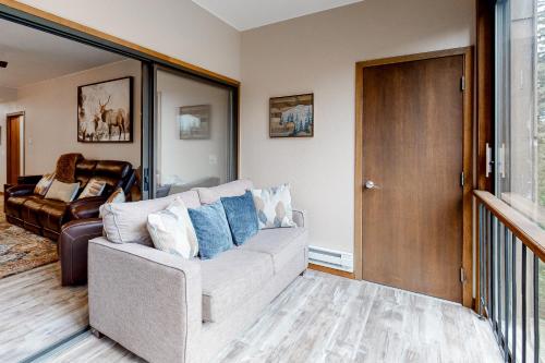SunRiver E102 — 4-Star Luxury Hotel in Avon, United States