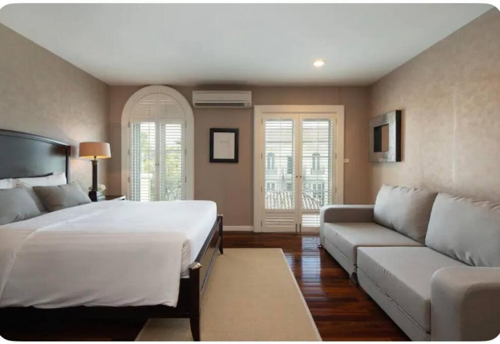 Sukhumvit 16 Townhouses InHome Luxury Residences