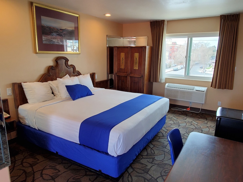 Colony Inn - photo 11