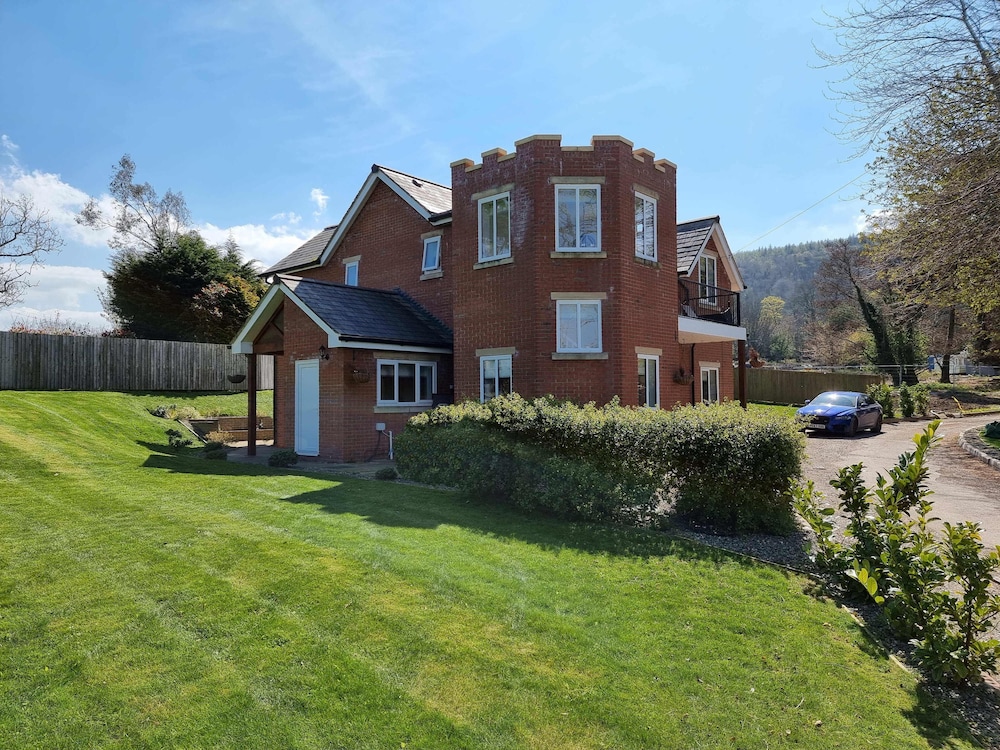 Plas Gwyrch Gatehouse in Abergele, United Kingdom