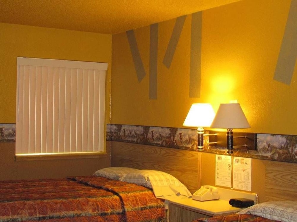 Earth Inn Motel - photo 5