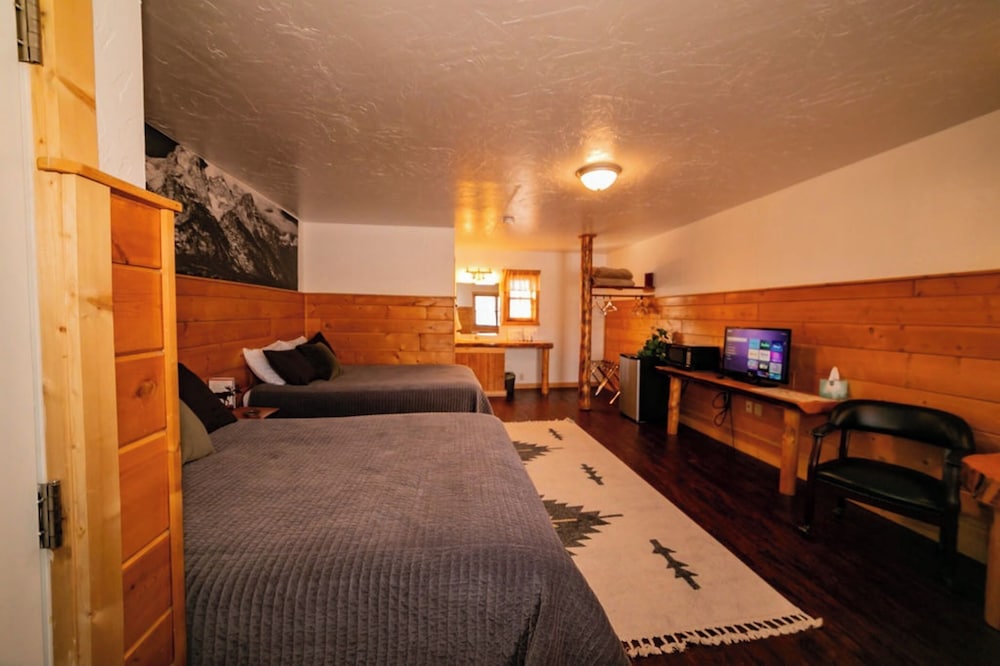 Chinook Winds Motel - photo 22
