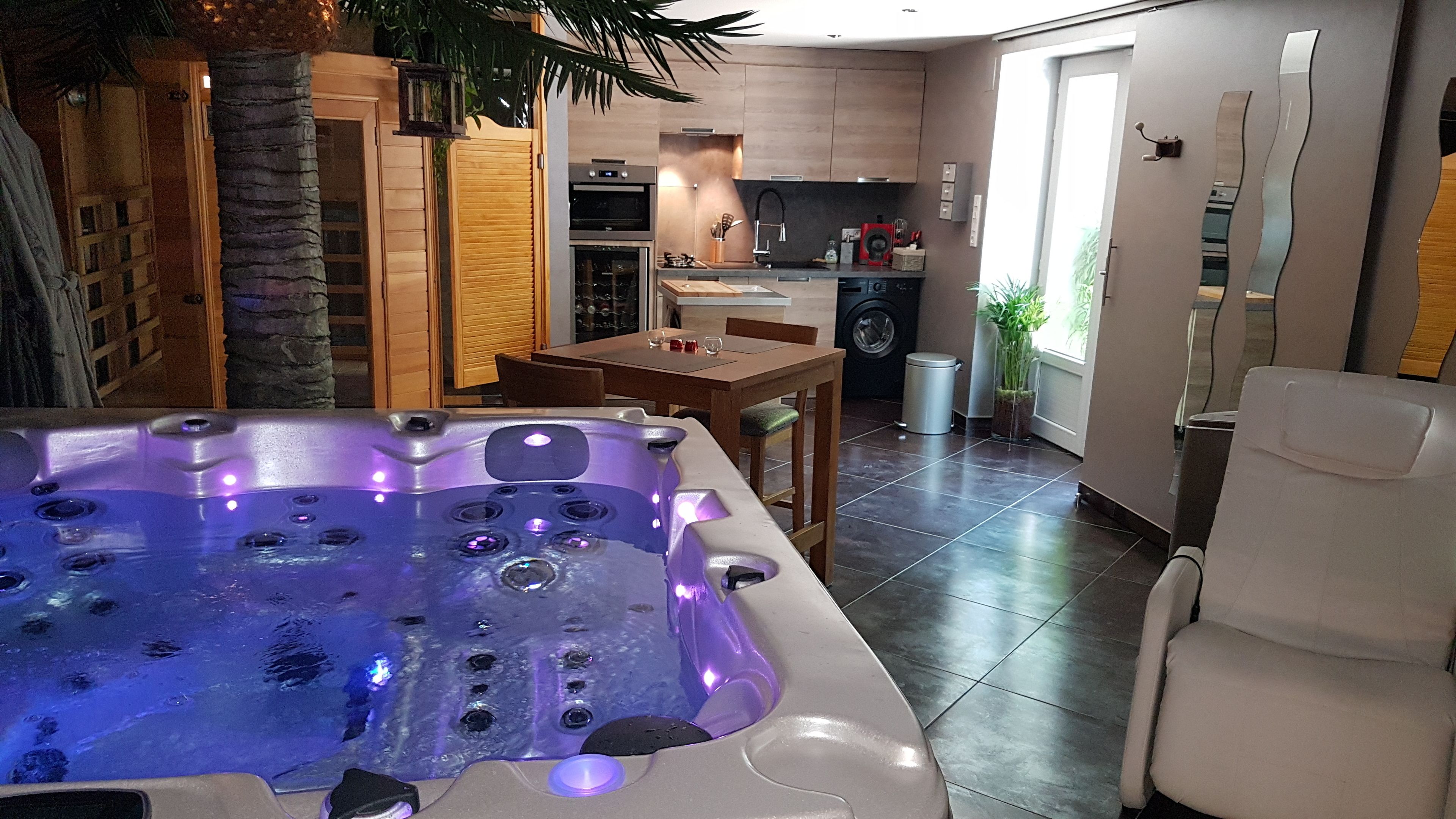 Au clair de lune — 4-Star Luxury Hotel in Chavelot, France