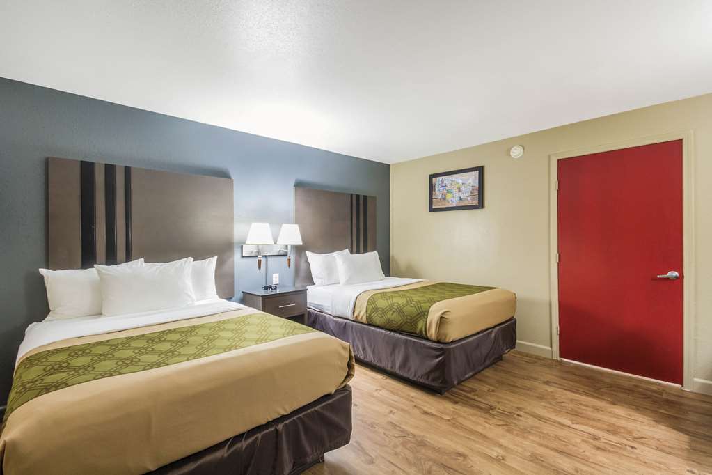 Econo Lodge Inn & Suites I 35 at Shawnee Mission - photo 16