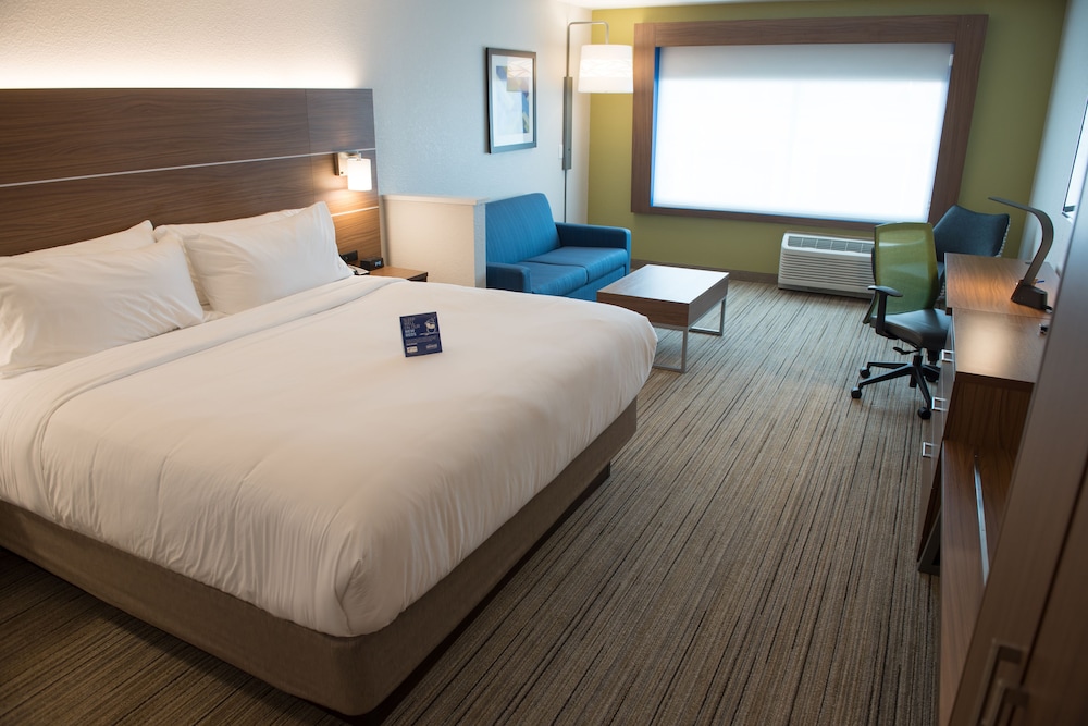 Holiday Inn Express & Suites Merrillville - photo 5