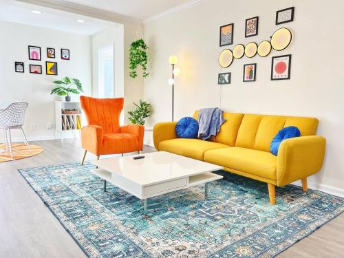 Groovy Getaway Retro Vibes in North Park SD — 4-Star Luxury Hotel in San Diego, United States
