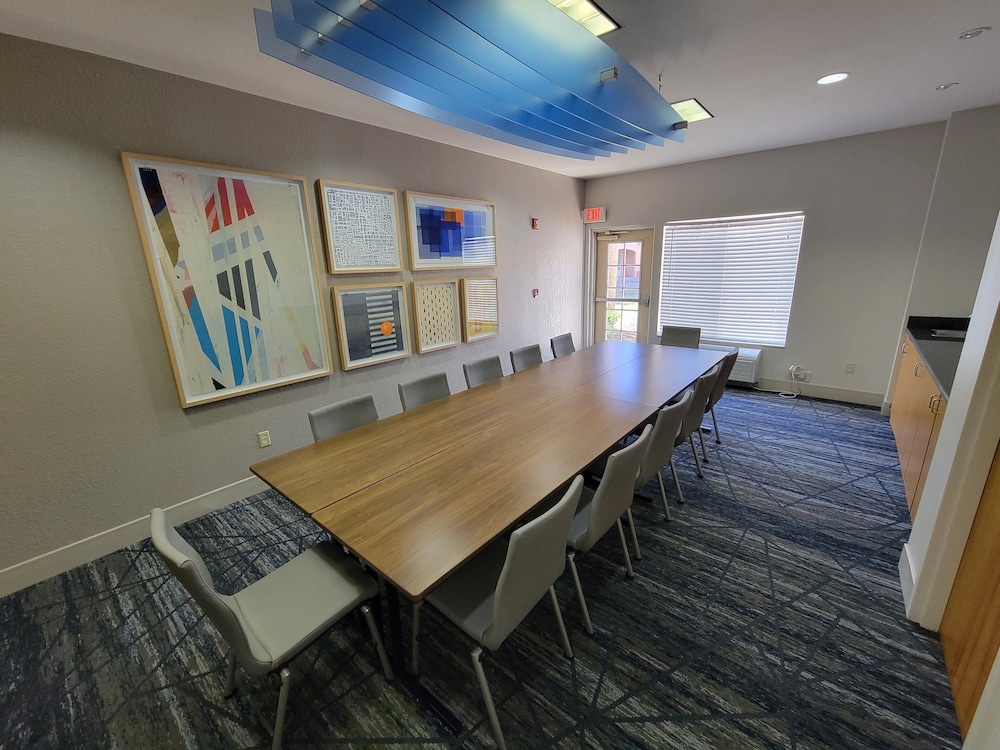 Holiday Inn Express Hotel & Suites The Villages by IHG - photo 77