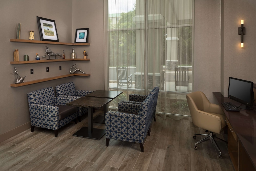 Hampton Inn & Suites Asheville Biltmore Village - photo 44
