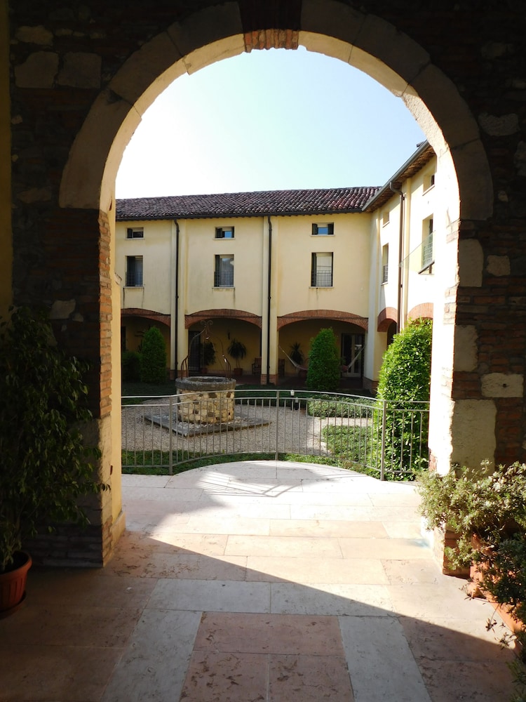 Residence La Mason — 4-Star Luxury Hotel in Montebello Vicentino, Italy