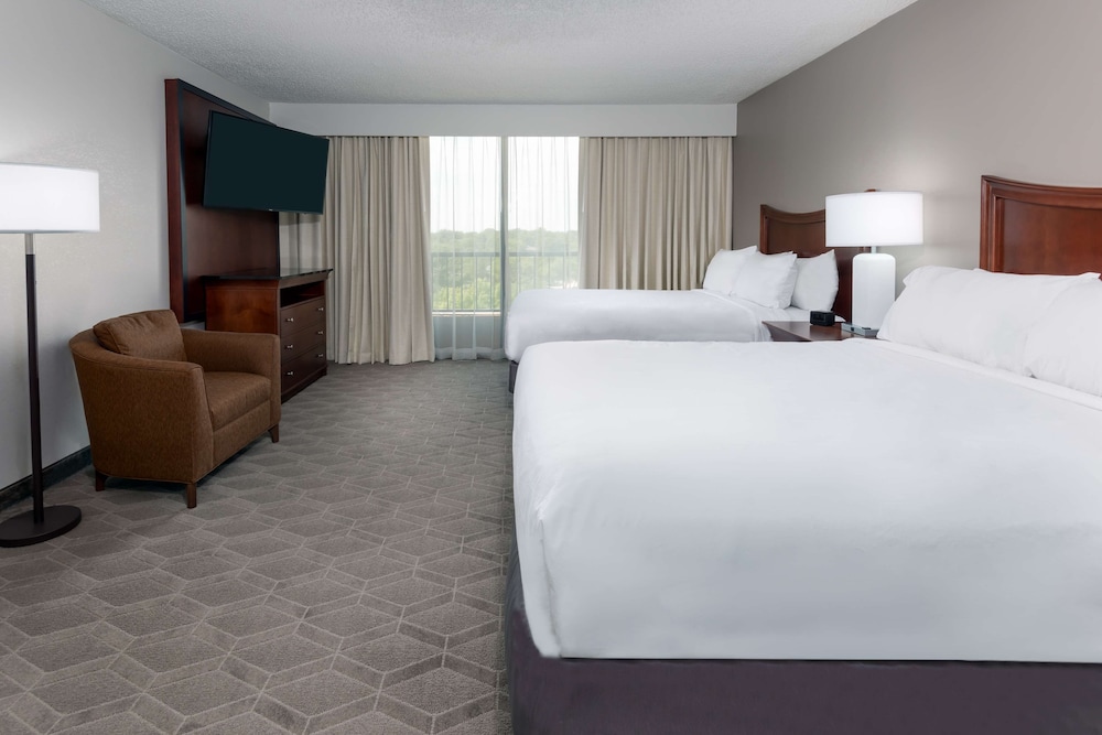 Embassy Suites by Hilton Dallas Park Central Area - photo 10