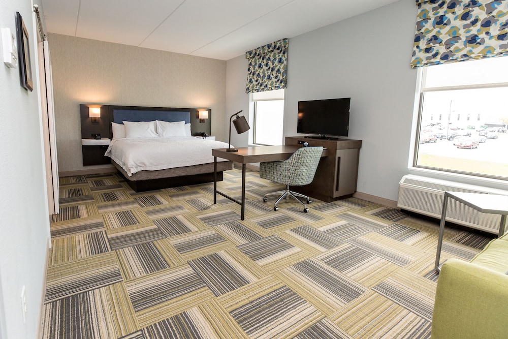 Hampton Inn & Suites Syracuse North Airport Area - photo 11